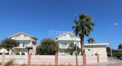 Villa meublée offrant une vie indépendante dans un complexe avec piscine à Belek La villa est située à Belek, la station touristique d'Antalya avec des terrains de golf et des hôtels de golf de renommée mondiale. Belek accueille des milliers de touri...