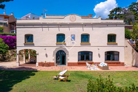 Esta encantadora casa histórica se encuentra a sólo unos minutos a pie del centro del cotizado pueblo de Cabrils en la costa del Maresme, a sólo 25 kilómetros del centro de la ciudad de Barcelona. La vivienda goza de unas excepcionales vistas panorám...