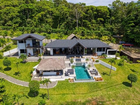 Entdecken Sie unvergleichlichen Luxus in diesem exquisiten Rückzugsort im Herzen von Cabo Matapalo, Costa Rica. Lassen Sie sich von der Verschmelzung von Modernität und Natur verzaubern, während Sie sich in der ungezähmten Schönheit sonnen, wo der Ds...