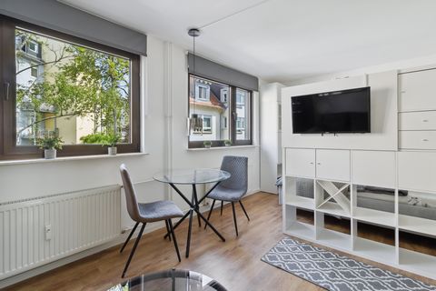 Immerse yourself in first-class living with this newly renovated, fully furnished studio apartment located in the vibrant heart of Frankfurt-Bornheim. Enjoy this brand-new, meticulously finished space, boasting high-quality furnishings, state-of-the-...