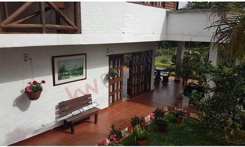 Your dream of living in a rural paradise can come true! We present this charming country house farm located in the picturesque village of El Carmen, in Dagua, Valle del Cauca. It has 6 spacious rooms for the whole family and visitors, 4 full bathroom...