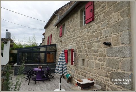 Saint Amand (23) : A dix minutes d'Aubusson, cet ancien presbytère, chargé d'histoire, saura vous séduire par ses beaux éléments d'origine. La maison, située au coeur du village, est composée d'une entrée ouverte sur la pièce de vie, d'une cuisine av...