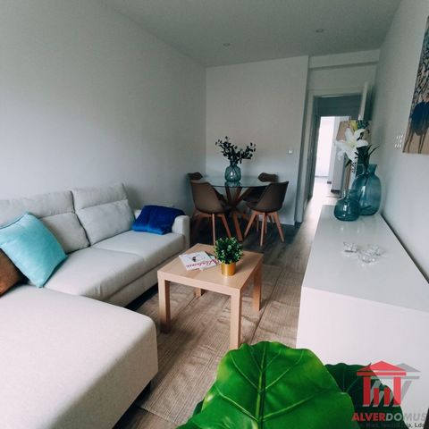 Bright and modern T1+1 with Mezzanine Family-friendly, residential neighborhood with several points of commerce and services. Traditional commerce, design and furniture shops, cafes and restaurants Central area, easy access, proximity to public trans...