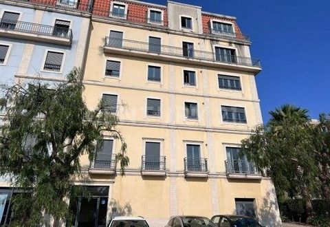 1-bedroom apartment with a total area of 71 m2, located in Oliveira do Douro, Vila Nova de Gaia. The property is located in the Quinta da Seara development, close to the shopping area, services and schools. Apartment located on the 5th floor with ele...