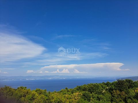 Location: Primorsko-goranska županija, Mošćenička Draga, Sveta Jelena. OPATIJA, MOŠĆENIČKA DRAGA – Antiquität auf einem Baugrundstück von 2139 m2 Im Angebot der Agentur DUX heben wir hochwertige und seltene Immobilien hervor. Wir verkaufen ein antike...