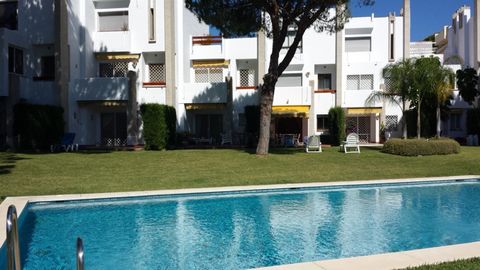 Located in Nueva Andalucía. Surrounded by 12.000 m2 of gardens for only 12 properties and in front of las Brisas Golf. This lovely , 3 bedrooms duplex with 2 bahrooms and guess toilet .Offers you communal pool and gardens, to enjoy 