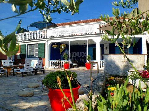 ID CODE: 26668 Dux Zadar Mob: +385 98 979 1602 Tel: +385 91 480 8808 E-mail: info@dux-nekretnine.hr www.dux-dalmacija.com