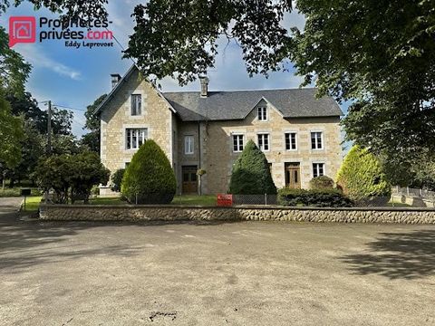 In de stad Romagny - Charmant huis uit het einde van de negentiende eeuw gelegen in een rustige omgeving en niet over het hoofd gezien. Kom en ontdek dit prachtige stenen gebouw met 7 kamers. Het is als volgt samengesteld: Op de begane grond: een woo...