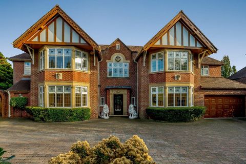 Fine & Country Birmingham are honoured to present this incredible detached residence. Proudly positioned on one of the city’s most affluent and sought-after roads, this incredibly spacious family home has undergone major refurbishment to the highest ...