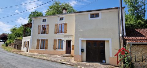 Franshuis In de Haute-Marne, op de grens van de Vogezen en de Haute Sâone, in een rustig en groen dorp. Kom en ontdek dit charmante huis uit 1858 dat volledig is ingericht De woonoppervlakte van 123 m2 kan worden vergroot dankzij de zolders Het heeft...