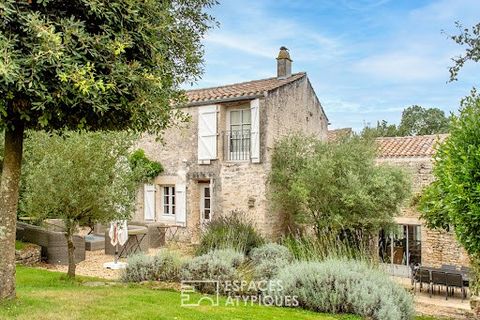 Located in Curzon, this country house extends over 244 sqm spread over two levels, and is built on a plot of 2,580 sqm with numerous outbuildings. This property, a true symbol of authenticity, is ideal for lovers of heritage and old-world charm. The ...