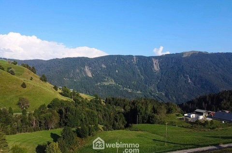 Votre agence 123webimmo l'immobilier au meilleur prix vous présente : En exclusivité, à 30 minutes de Paz sur Arly, terrain de 2 500 m² constructibles. Un bien rare à la vente offrant une vue dégagée sur le Mont Blanc mais également le Mont Charvin. ...