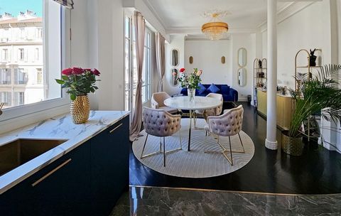 NICE HYPER CENTRE/ NEAR JEAN MÉDECIN - To be discovered in the heart of Nice, this elegant 4-room apartment of 95 m², completely redesigned by an interior designer. This exceptional property will charm you with its generous volumes, its remarkable ce...