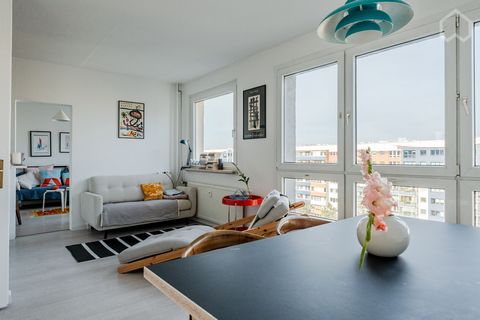 A little jewel above the roofs of Berlin Mitte! This bright and clean apartment is in a quiet location in the heart of Berlin. Conveniently located, not far from Alexanderplatz. Modern, comfortable facilities. Fast WiFi and green electricity are incl...