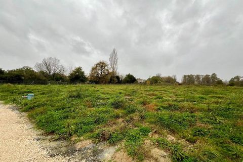 A vendre : Terrain libre de construction