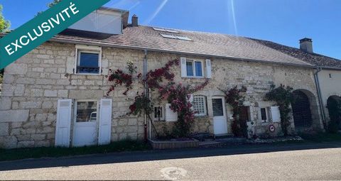 Ancienne ferme vignerone 650 m2 dont 85 immédiatement habitables au coeur du vignoble d' d'ARBOIS