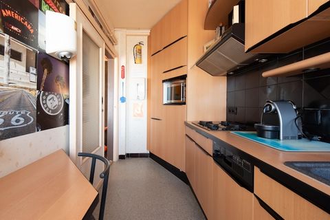 Dit charmante appartement met 3 slaapkamers, ingericht in een elegante Art Deco-stijl, biedt een prachtig uitzicht op zee en is ideaal voor gezinnen of groepen. Het is ideaal gelegen op slechts 100 meter van het casino en biedt gemakkelijke toegang t...