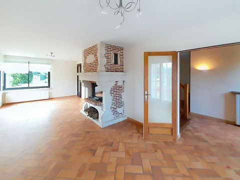 7 pièces, 5 chambres. Très bon état. Plain-pied possible. Beaux volumes. Sous-sol total. Cadre verdoyant.