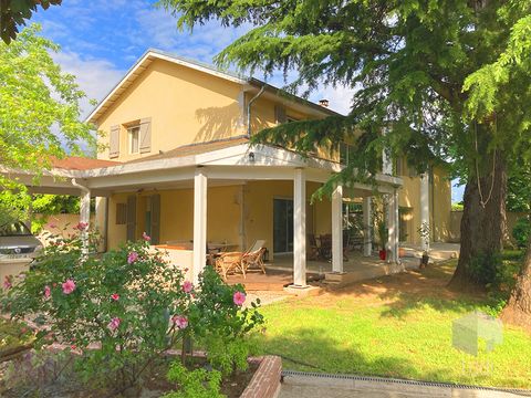 MONTELIMAR, maison 250 m2 avec piscine