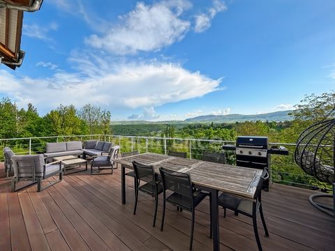 A VENDRE - Maison 5 pièces 159m2 POUGNY