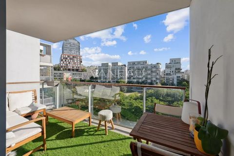 Boulogne - Rives de Seine - Parc de Billancourt Situé au 4ᵉ étage d'une résidence de standing construite en 2010, cet appartement de deux pièces, d'une superficie de 48,04 m² Loi Carrez offre un cadre de vie calme et lumineux. Il se compose d’une ent...