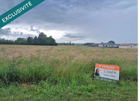 Terrain constructible plat de 3300m2
