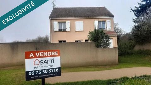 : Maison de : T5 dont : 4 chambres à l' étage