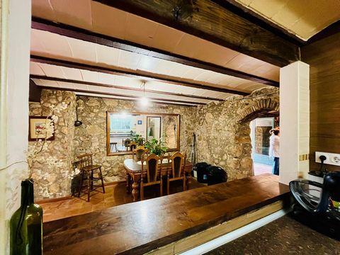 Country house for sale in Cistella (Girona), with tourist license, swimming pool and independent apartments Exclusive rural property in the Alt Empordà, ideal as a tourist investment or multi-family home Spectacular restored Catalan farmhouse for sal...