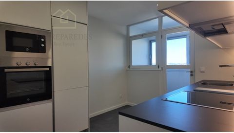 2 bedroom flat with garage for rent/rent, next to the centre of Porto. Recovered flat in the Carvalhido area for rent. Residential location with a lot of infrastructure. Services and shops nearby. Fully equipped kitchen. Conditions for renting: *Sure...