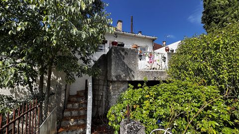 Petite maison de village au coeur de Limogne en quercy