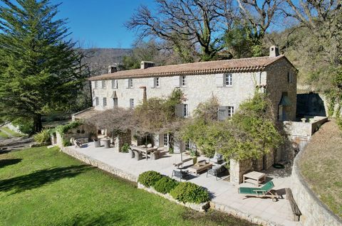 Farmhouse for sale in Chateauneuf de Grasse - Discreetly elegant, this beautiful 19th century 