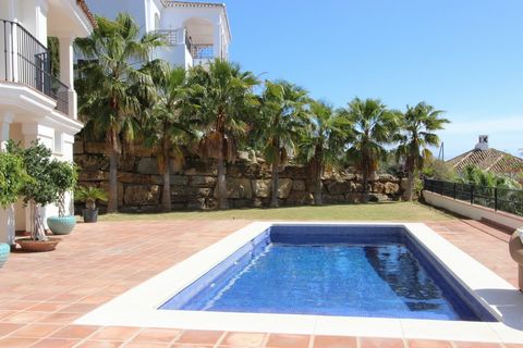 If you are looking for a big family villa with the most amazing views and at the same time only at a 7 minutes drive to Puerto Banus, then this is something for you! Situated on a very private plot this is the ideal holiday home for people who can ap...