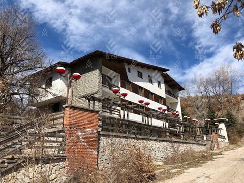 EL-EM offers for purchase a property suitable for the development of tourist business, in beautiful nature, not far from Sofia (about 30 km. or 40 minutes from Tsitera) and 3-4 minutes from the Struma highway - Varbitsa hut. The building is 4-storey,...