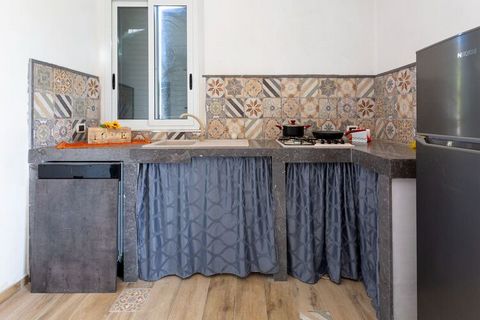 Enjoy a wonderful holiday in this beautiful piece of Italy! The apartment is part of a villa that has a communal swimming pool and a nice garden. Moreover, you have access to a private terrace, exclusively for this apartment. Ideal for families with ...