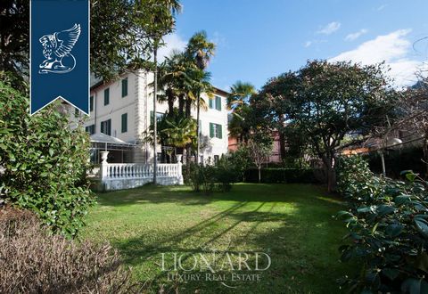 This prestigious historic residence develops on three levels, for a total floor surface of 450 m2, and is surrounded by a flourishing garden of 1,700 m2 with palm trees, tall blooming trees and an outdoor pavilion that can accommodate up to 150 guest...