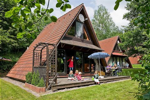 This full-facility resort is located on the southern slope of Steinkopf, at an altitude of 350 to 410 meters above sea level. Situated between the Fulda and Werra Rivers, the small village of Ronshausen / Machtlos offers an excellent mild air quality...