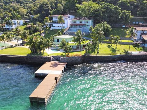 Spectacular seaside mansion of a total of 7 suites Generous deck for mooring large yachts. Location for helicopter landing. Generator. Main house with new work, never used! Pool house, renovated! Main house: 5 suites, one master and two with closet L...