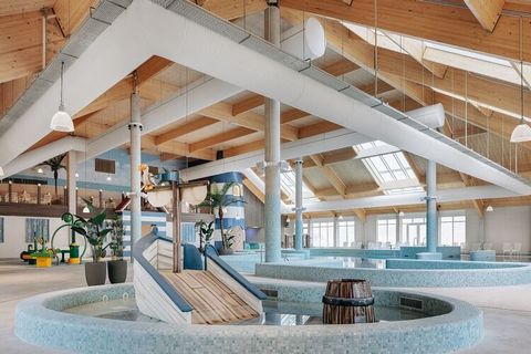 Das luxuriöse und moderne Beach Resort Nieuwvliet Bad befindet sich noch im Bau. Das Angebot wurde um zwei neue Typen freistehender, ebenerdiger und moderner Bungalows ergänzt. Sie liegen zentral auf dem Resort. So gibt es einen Bungalow für 4 Person...