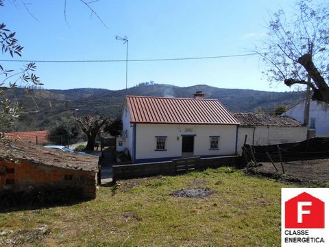 Habitable house built in stone to be renovated in the Alvaiazere area. This House is located in a small village about 15km from small Town of Alvaiazere, where you can find everything you need for your daily life, such as Schools, Health Center, Bank...
