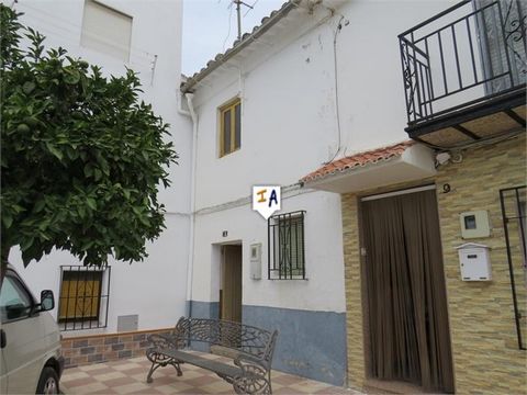 Dieses Anwesen befindet sich unweit des Stadtzentrums in einer ruhigen Ecke von Alcaudete in der Provinz Jaén in Andalusien, Spanien. Es ist renovierungsbedürftig, wäre aber ein schöner Urlaubsort, um die nahegelegenen Städte Córdoba und Granada zu e...