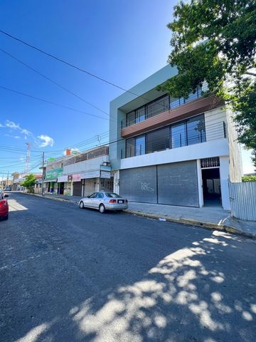 Impressive 3-Story Commercial Building for Sale in Liberia, Guanacaste   Description:   Property Overview:   Nestled in the heart of Liberia, Guanacaste, this magnificent 3-story commercial building presents a unique investment opportunity. Built in ...