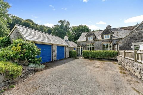 The Old School House is a beautifully presented property which was once part of an old Victorian school that was built in the 1850's retaining many features. Description    Offering four-bedroomed accommodation, set in a rural and secluded location w...