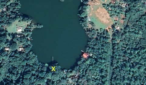 Dit kleine paradijs ligt in een beschermde baai in de buurt van het dorp Cayo Quemado. Het is een van de weinige 
