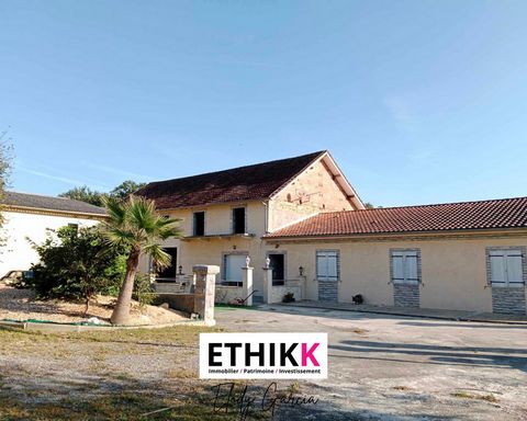 Real estate complex: A bourgeois house, 2 residential houses, a barn, a shed and a garden/orchard   In a quiet area in the countryside, come and discover this farm, 15 minutes from Pau airport. The bourgeois house has large volumes, the charm of the ...