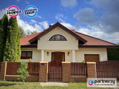 A beautiful large house for a family and people who appreciate closeness to nature. A large, well-kept garden that makes spending your free time more pleasant. 30 minutes to Gdynia - 45 minutes to Gdansk Airport. I invite you to the presentation! Loc...