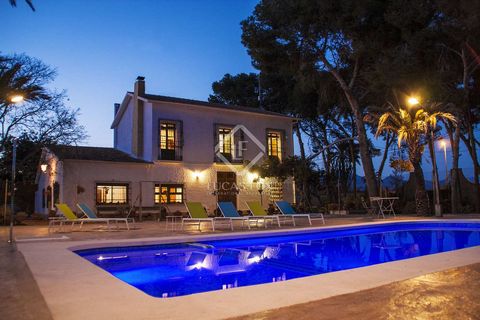 DISPONIBLE DESDE SEPTIEMBRE 2024 Lucas Fox presenta esta bonita finca con encanto histórico en alquiler en San Juan, Alicante. Se sitúa a solo 1,5 kilómetros de la impresionante playa de San Juan, ofrece un entorno rural, perfecto para los más pequeñ...