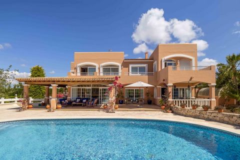 This magnificent Ibizan villa is located in Can Lluis, close to Ibiza Town. In addition to its natural beauty, this country house is surrounded by charming villages. Just a five minute drive away is Jesús and ten minutes away is the lively town of Ib...