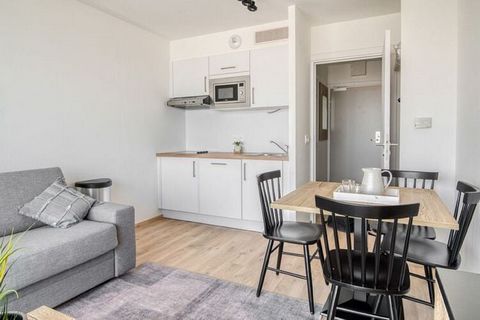 Résidence La Marina is located opposite the casino, near the marina of Boulogne-sur-Mer. The modern, medium-sized building has 8 floors and offers modern studios and apartments for 2 up to 6 people. They are all furnished in a comfortable and nice wa...