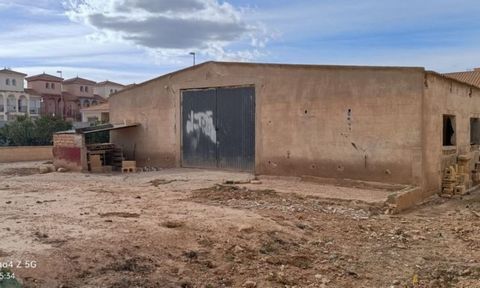Great opportunity 790m2 land with a 120m2 warehouse in Torrepacheco, 8 km from the beaches with project to build a minimalist house of 163m2 included in the price (valued at €10,000) For more information contact us