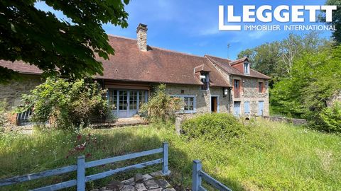A21265MKE23 - Located down a long private driveway, through double gates, the mill is situated alongside the river. Close to the village of Châteaus Malvaleix, with a well provisioned store, two bakers, butchers, doctors, chemist, hairdressers, junio...